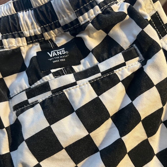 Vans Boys Large Checkerboard Pull-On Shorts Black White Skate Style - Picture 2 of 6